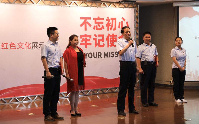 陜鼓集團綜合能源事業(yè)部黨支部表演的節(jié)目接地氣，受好評.jpg